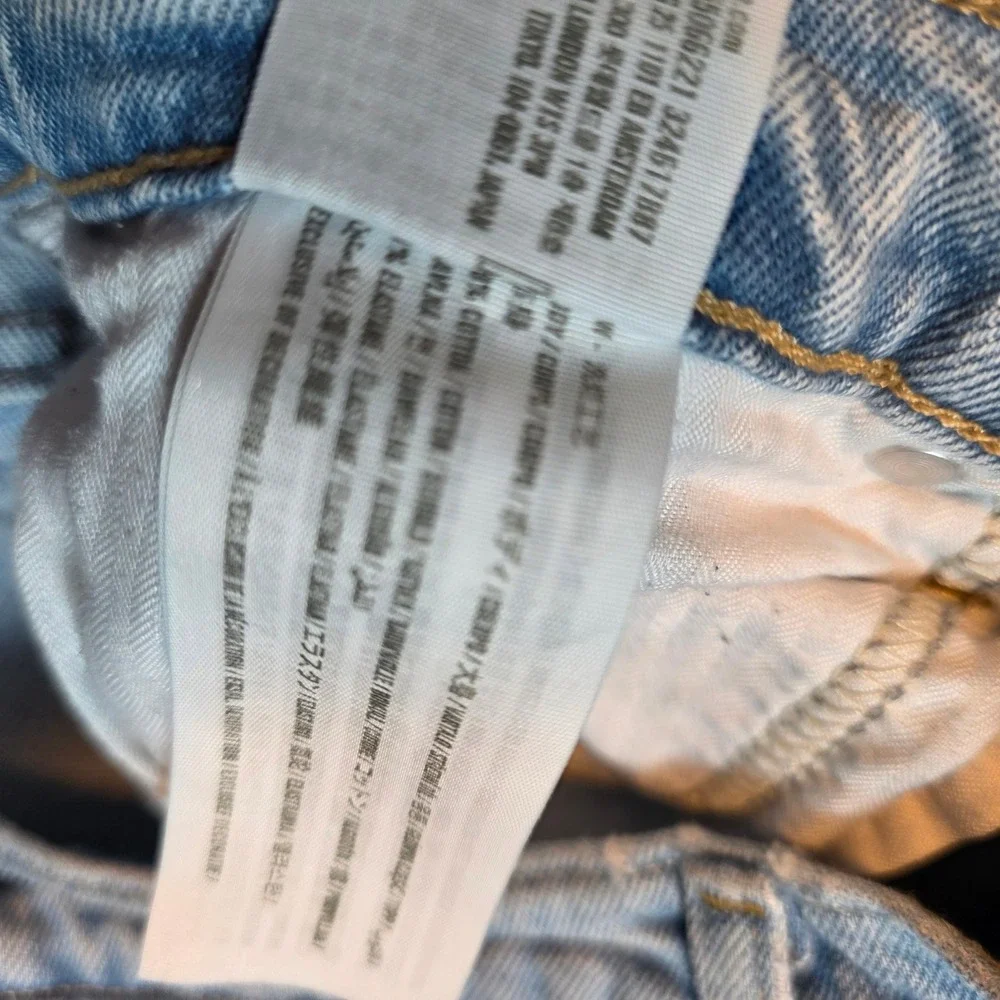 Abercrombie & Fitch Sz 30 10R The 90s Straight Ultra High Rise Distressed Jeans
